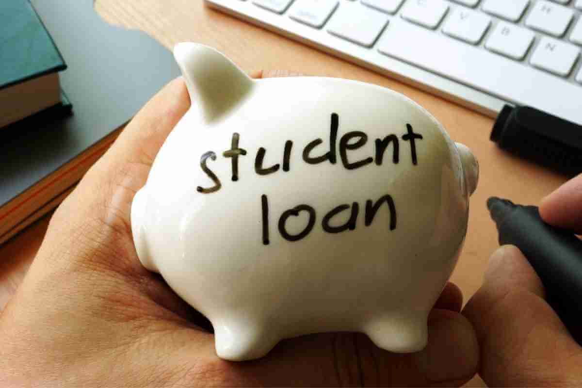 Which Student Loan Should You Pay Off First (2) (1)